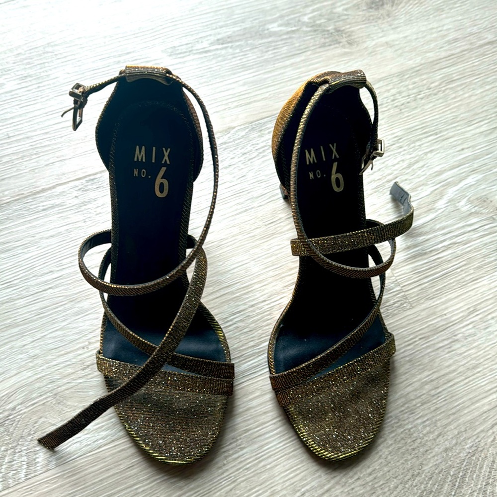 Mix No. 6 women sandals, size 6.5 M
